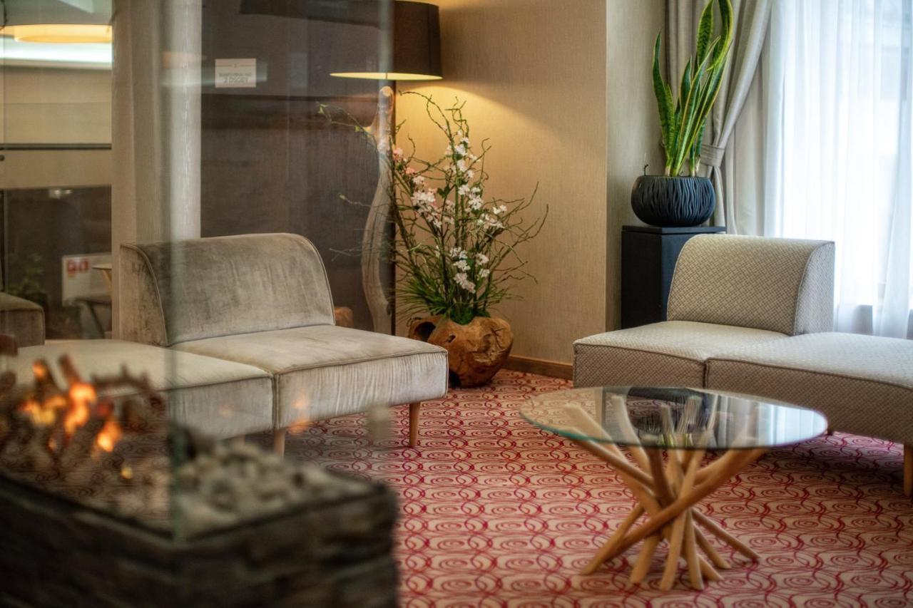 Hotel & Spa Czarny Gron Rzyki Bagian luar foto