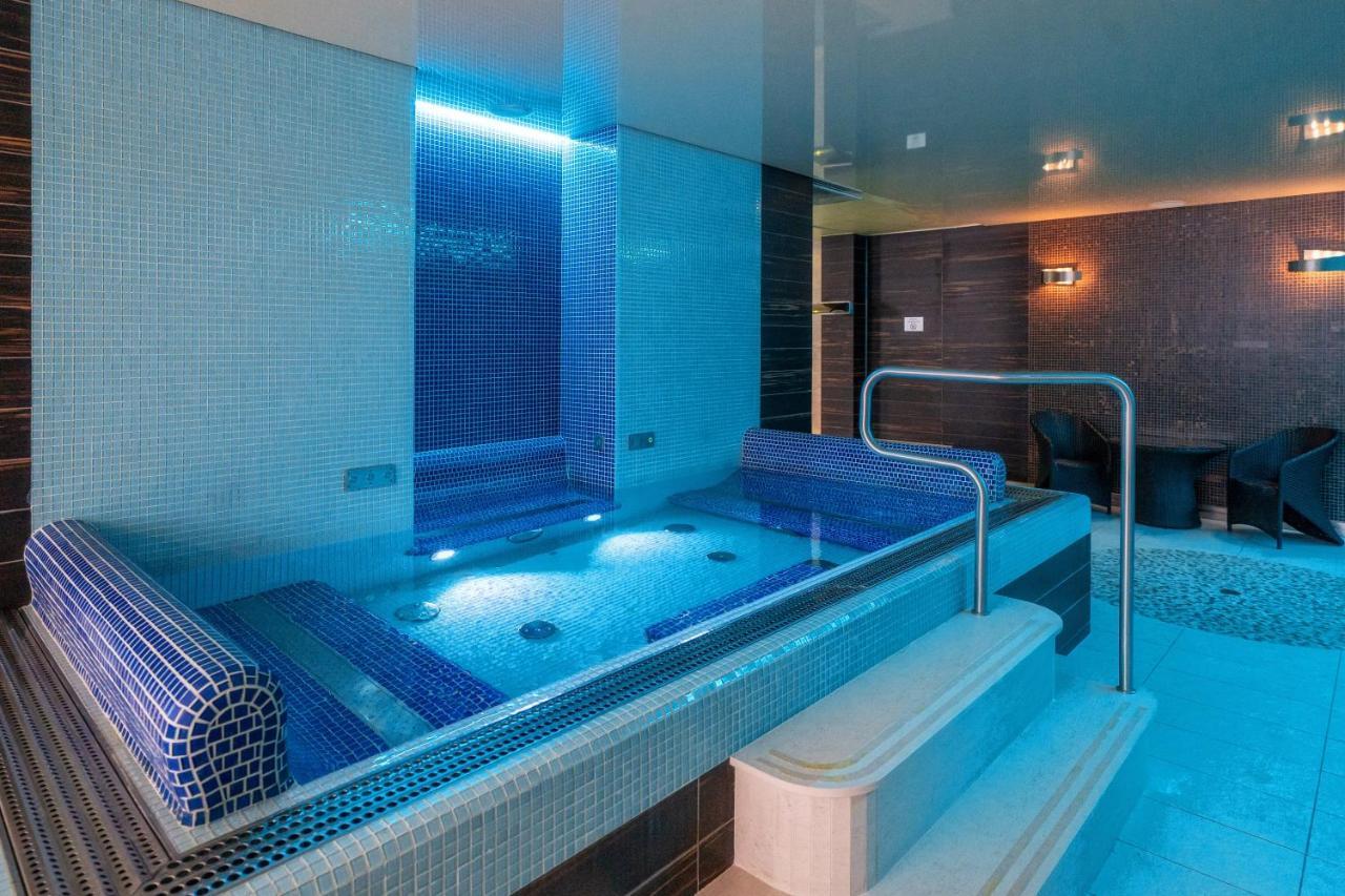 Hotel & Spa Czarny Gron Rzyki Bagian luar foto