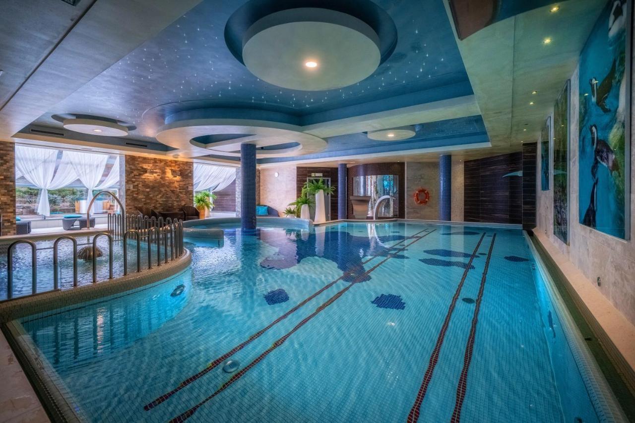 Hotel & Spa Czarny Gron Rzyki Bagian luar foto