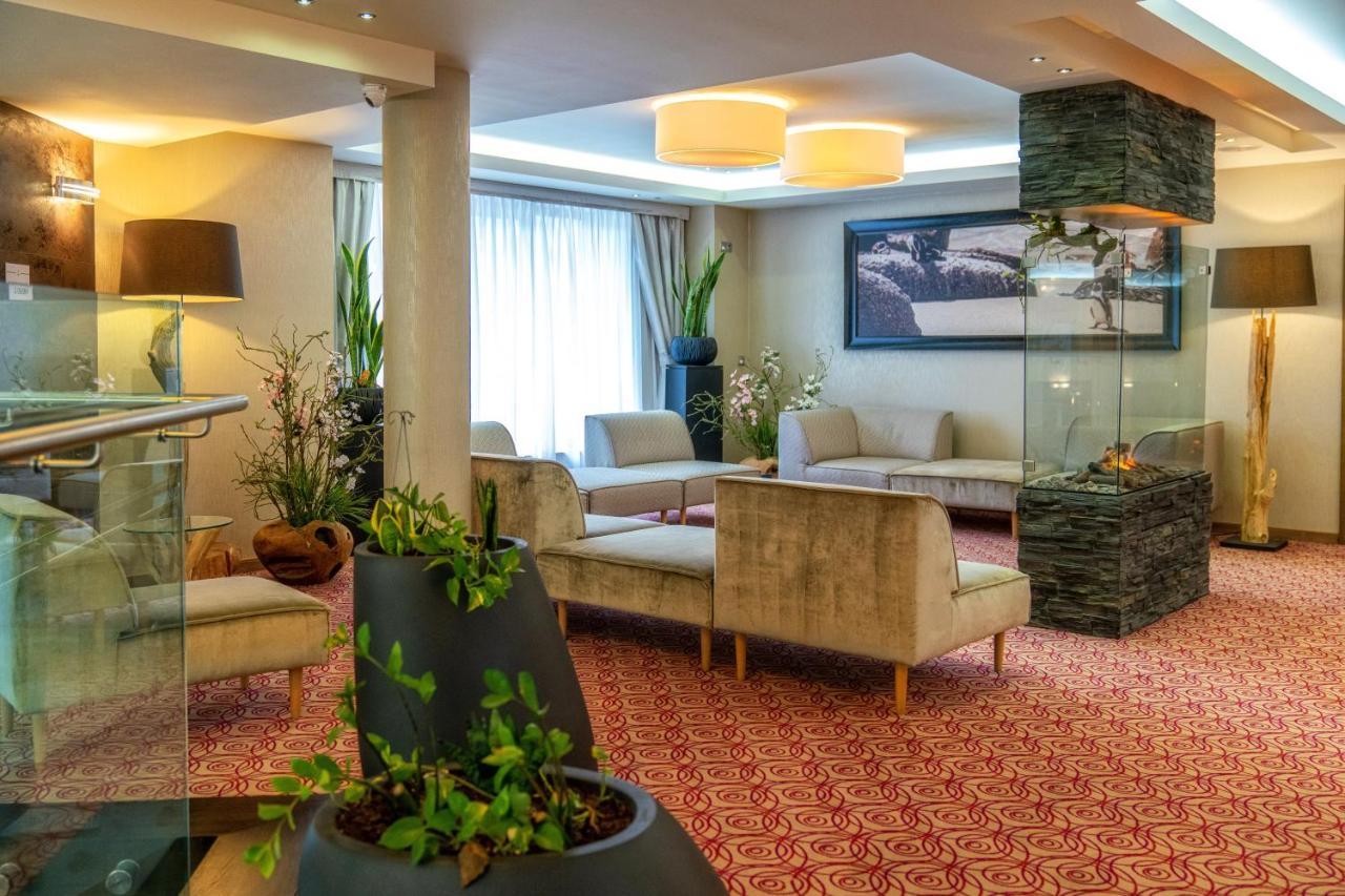 Hotel & Spa Czarny Gron Rzyki Bagian luar foto