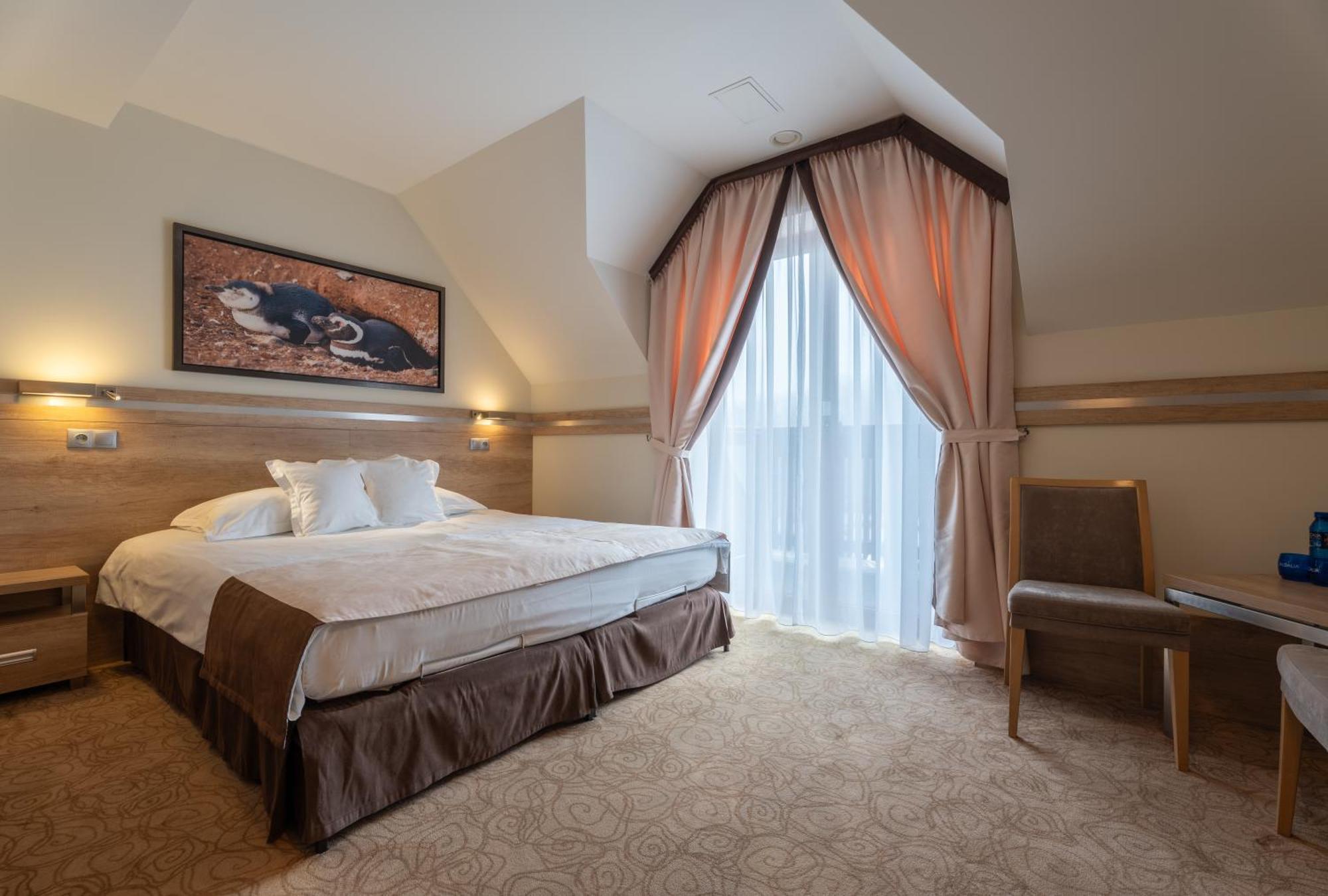 Hotel & Spa Czarny Gron Rzyki Bagian luar foto