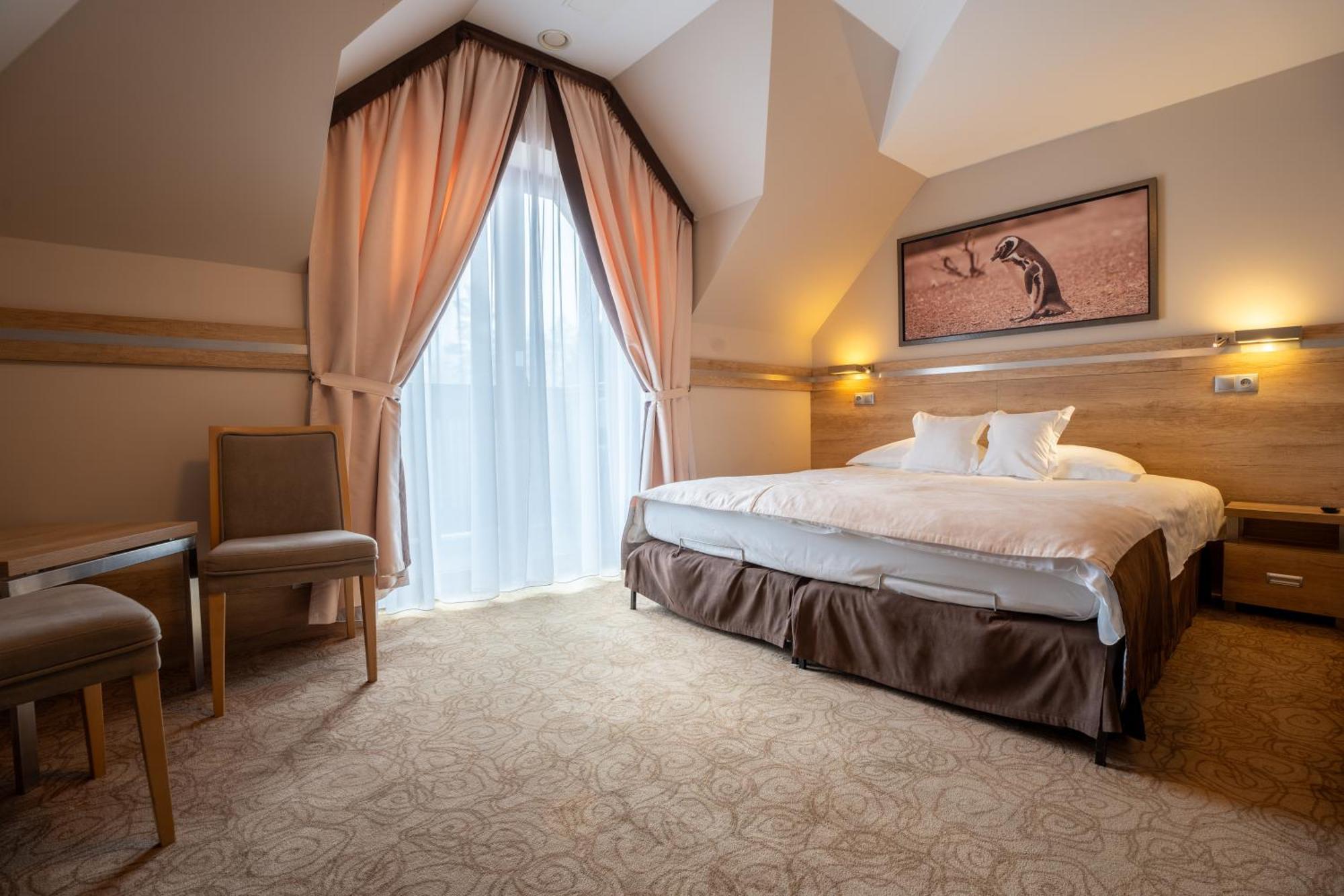 Hotel & Spa Czarny Gron Rzyki Bagian luar foto