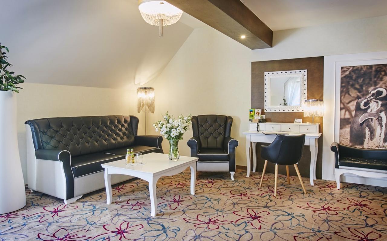Hotel & Spa Czarny Gron Rzyki Bagian luar foto