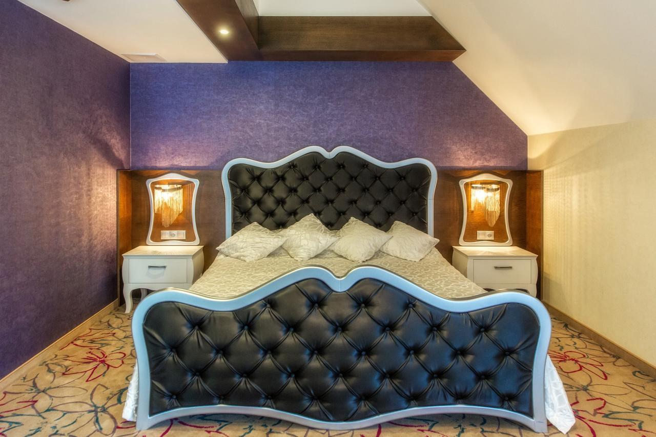 Hotel & Spa Czarny Gron Rzyki Bagian luar foto